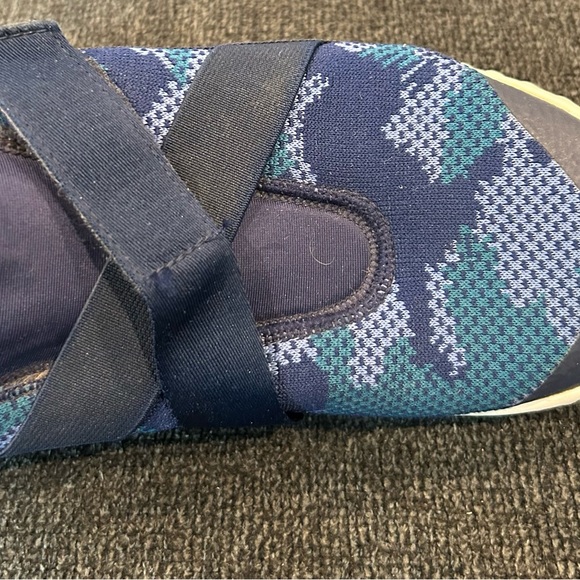 Adidas Womens  FortaRun Size 5.5 - Picture 6 of 8